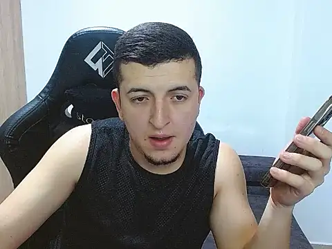 Liam jones10 online show from 11.30.25