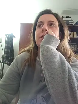 Snapshot of Sareyxon chatting on 12.04.25 Sareyxon online show from 12.04.25