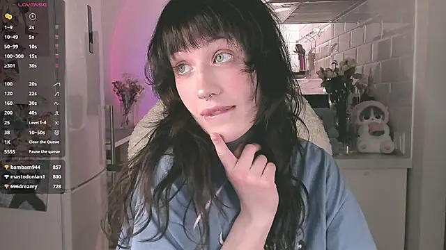 MePretty online show from 03.21.25