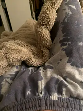 Snapshot of ResponsibleAir2 chatting on 11.30.25 ResponsibleAir2 online show from 11.30.25