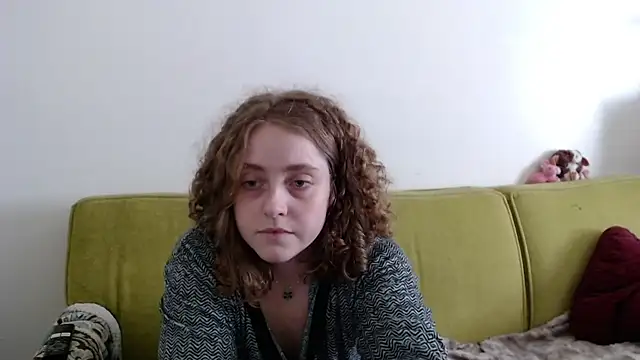 Snapshot of DeliaBlew chatting on 06.12.26 DeliaBlew online show from 06.12.26
