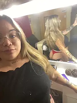 Lindalatina2001 online show from 04.14.26