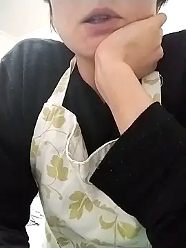 Amy01112 online show from 04.13.26