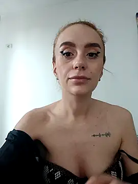 Snapshot of ellie-blue chatting on 12.01.25 ellie-blue online show from 12.01.25