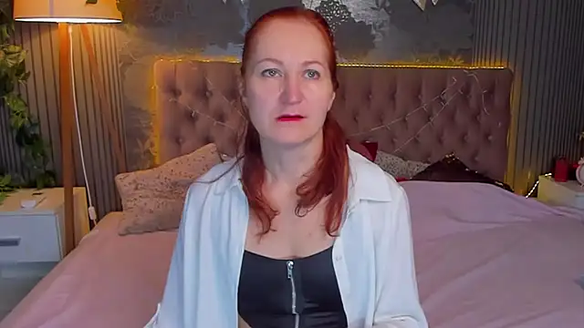 JasmineeSky online show from 12.21.25