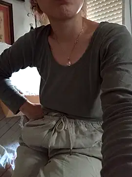 gatitachula93 online show from 04.22.26