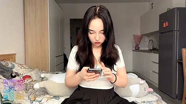 WhiteNoiseJoy online show from 12.17.25