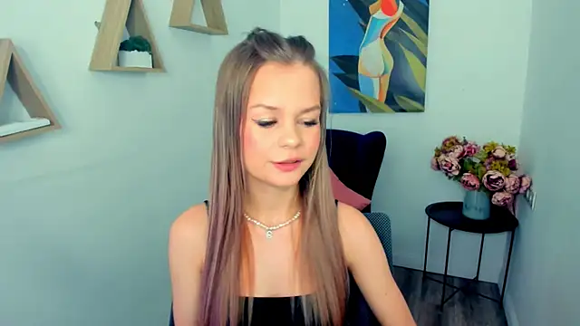 MidnighteAura online show from 04.10.26