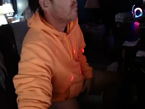 Snapshot of BamaBoi40AL chatting on 12.01.25 BamaBoi40AL online show from 12.01.25