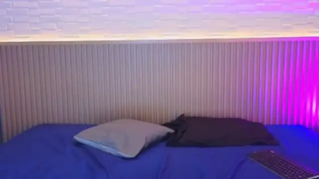 EmyVega online show from 12.20.25