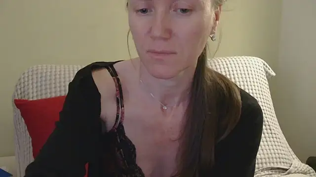 Snapshot of AuroraAG chatting on 04.16.26 AuroraAG online show from 04.16.26