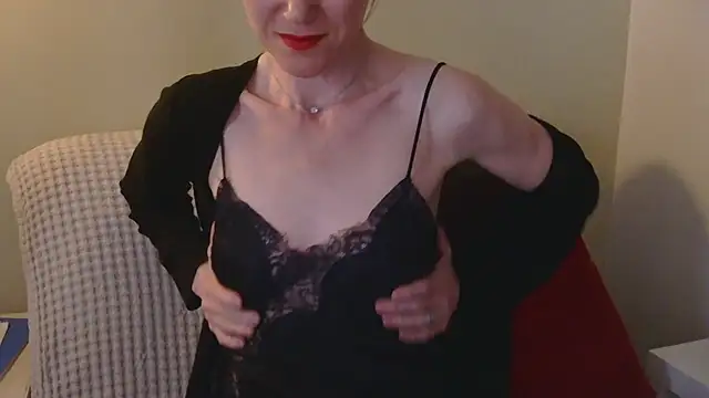 Snapshot of AuroraAG chatting on 04.25.26 AuroraAG online show from 04.25.26
