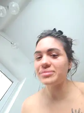 SiennaLuxexx online show from 04.11.26