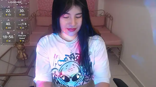 Nina harpper  online show from 12.03.25