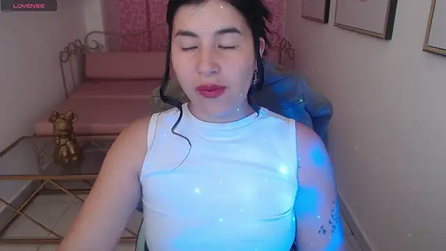 Nina harpper  online show from 02.02.26