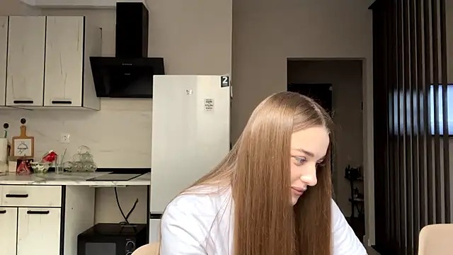 Adelle Love online show from 12.02.25