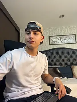 Lander Cruz online show from 04.07.26