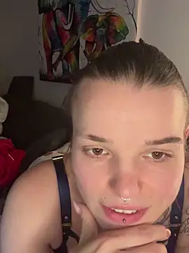 LoreenKinky online show from 12.20.25