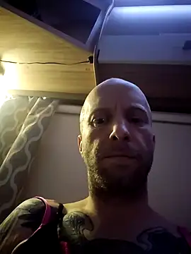 Snapshot of scotbhoyscott chatting on 01.11.26 scotbhoyscott online show from 01.11.26