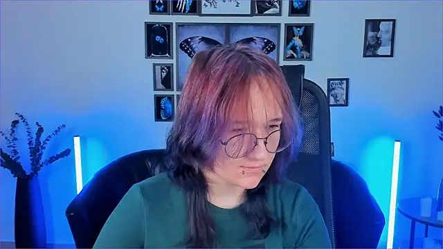 Sylvia Reed online show from 01.12.26