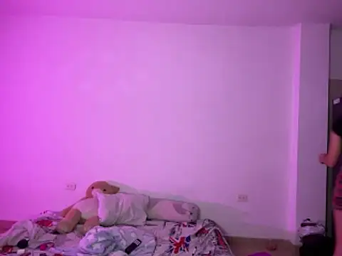 Snapshot of Anne_Wyntheris chatting on 12.19.25 Anne Wyntheris online show from 12.19.25