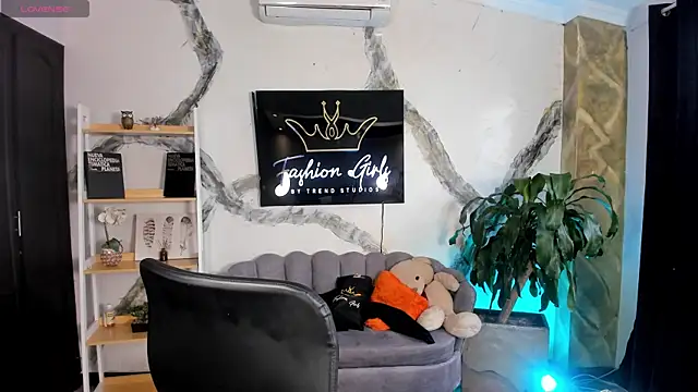 melodysnow  online show from 12.19.25