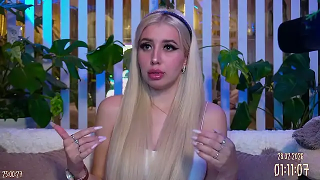 Snapshot of FlowweerGirl chatting on 02.28.26 FlowweerGirl online show from 02.28.26