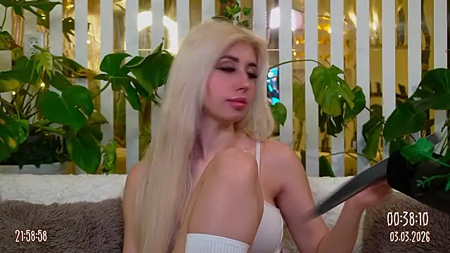 Snapshot of FlowweerGirl chatting on 03.03.26 FlowweerGirl online show from 03.03.26