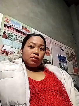 Snapshot of AlilaK2 chatting on 12.19.25 AlilaK2 online show from 12.19.25