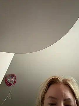 Snapshot of sinfulsara chatting on 02.26.26 sinfulsara online show from 02.26.26