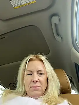 Snapshot of sinfulsara chatting on 02.28.26 sinfulsara online show from 02.28.26