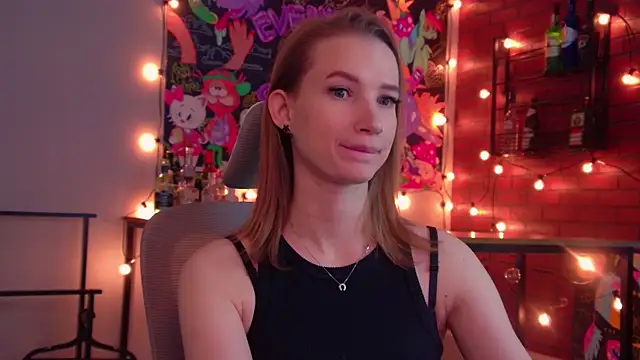 Snapshot of Megan_Rodgers chatting on 04.22.26 Megan Rodgers online show from 04.22.26