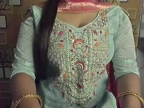 Hotty Suzuka online show from 12.18.25