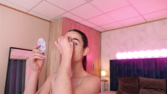 LucyFever online show from 01.16.26