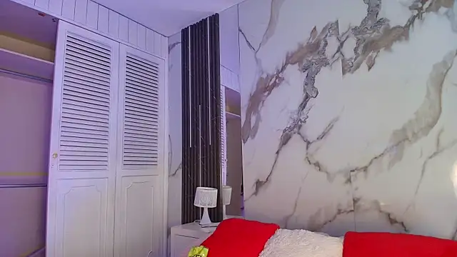 BellaHarpeer online show from 04.13.26