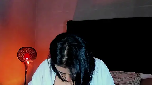 TaniaRedd  online show from 03.18.26