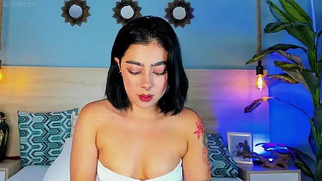 TaniaRedd  online show from 04.08.26