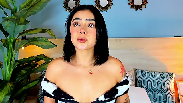 TaniaRedd  online show from 04.18.26