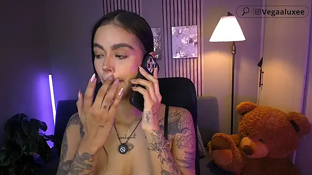 VegaLuxe online show from 05.11.26