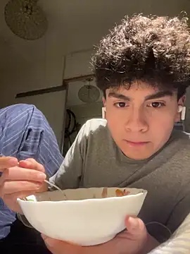 Snapshot of hungspanishtwink chatting on 02.24.26 hungspanishtwink online show from 02.24.26