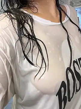 Snapshot of victoria___moon chatting on 01.14.26 victoria moon online show from 01.14.26