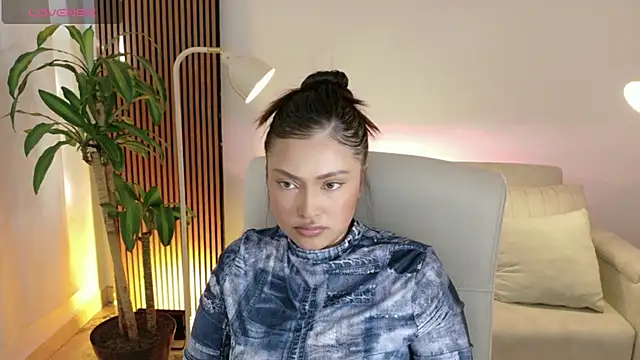 Snapshot of victoria___moon chatting on 02.27.26 victoria moon online show from 02.27.26