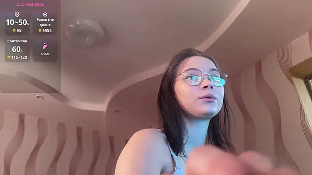 Snapshot of MeganBabyFox chatting on 01.08.26 MeganBabyFox online show from 01.08.26