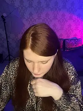 Snapshot of NicollVeys chatting on 12.05.25 NicollVeys online show from 12.05.25