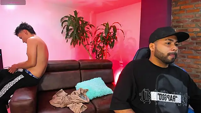 HotThreesoome online show from 12.04.25