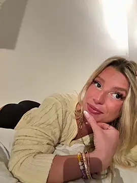 Snapshot of lilavv chatting on 03.22.26 lilavv online show from 03.22.26