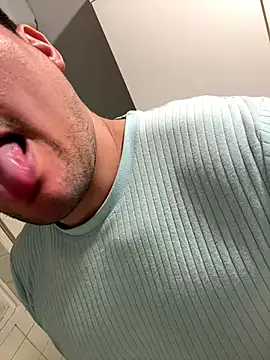 CharlyAlfa22 online show from 12.21.25