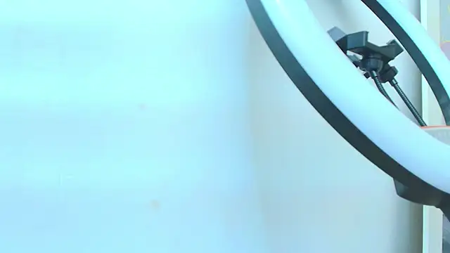 AprillRoss online show from 12.20.25