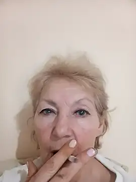 Snapshot of Calypso-Loove chatting on 12.16.25 Calypso-Loove online show from 12.16.25