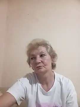 Snapshot of Calypso-Loove chatting on 12.21.25 Calypso-Loove online show from 12.21.25